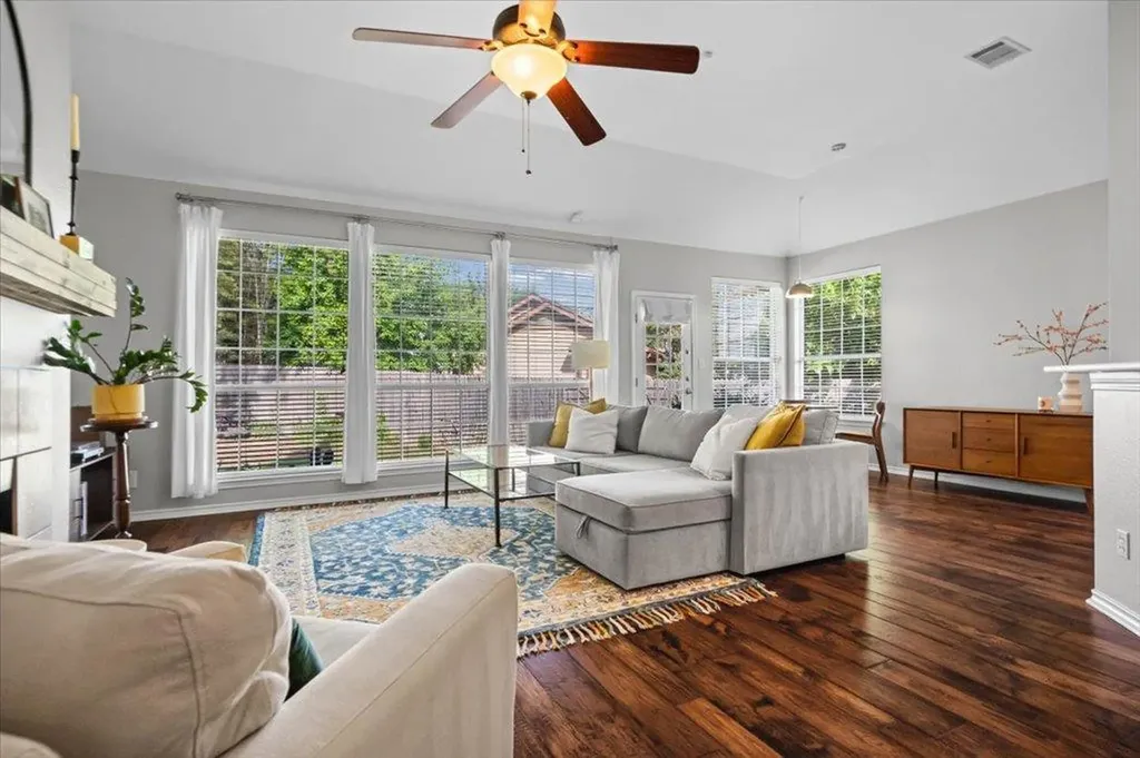 1713 Ender Cove Austin TX 78727