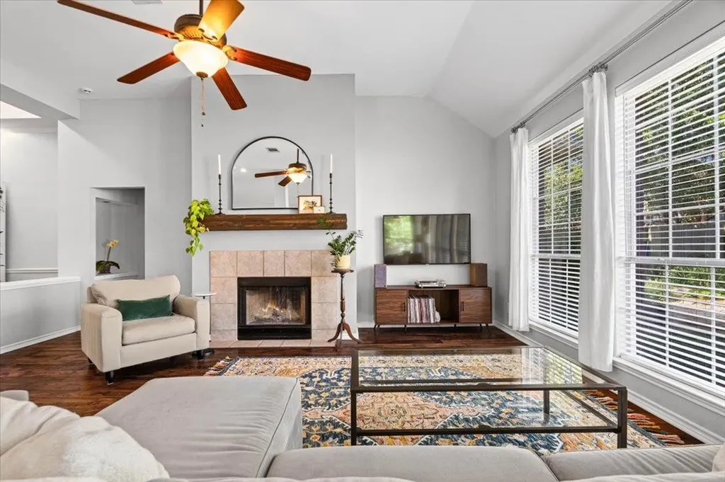 1713 Ender Cove Austin TX 78727