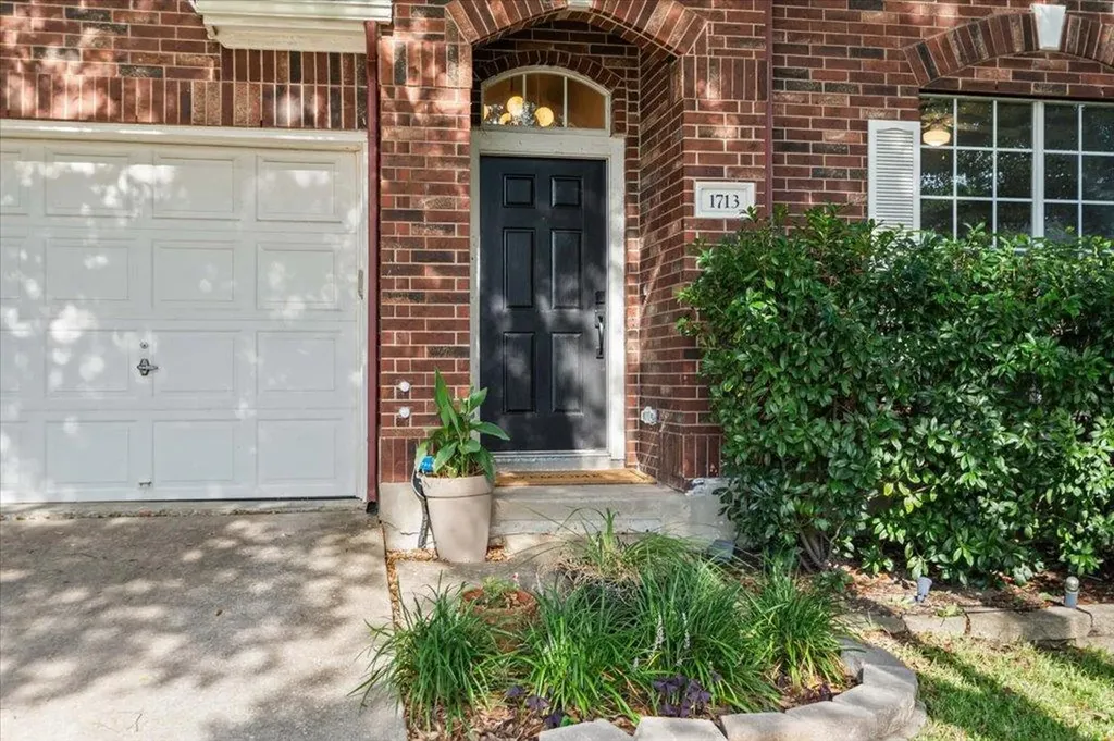 1713 Ender Cove Austin TX 78727