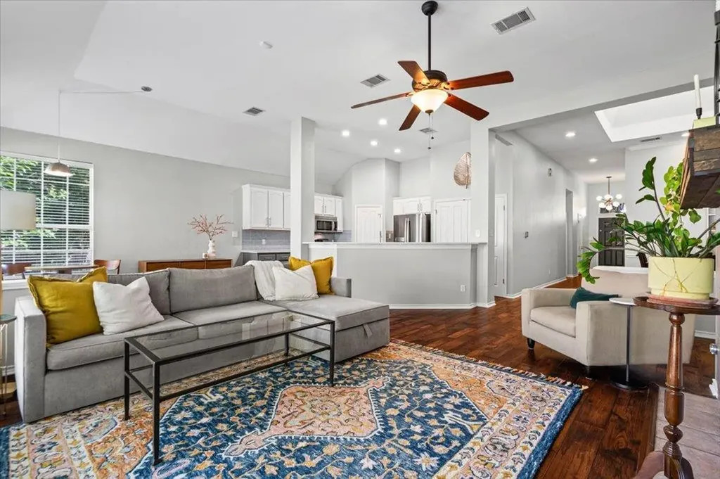 1713 Ender Cove Austin TX 78727