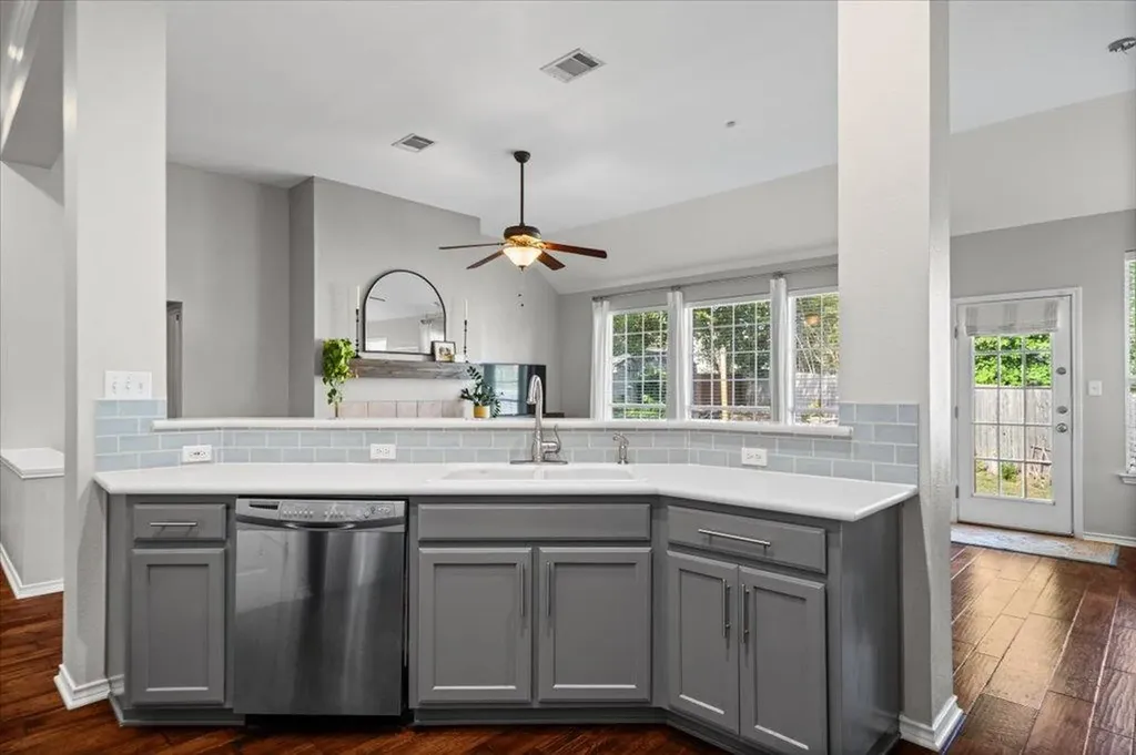 1713 Ender Cove Austin TX 78727