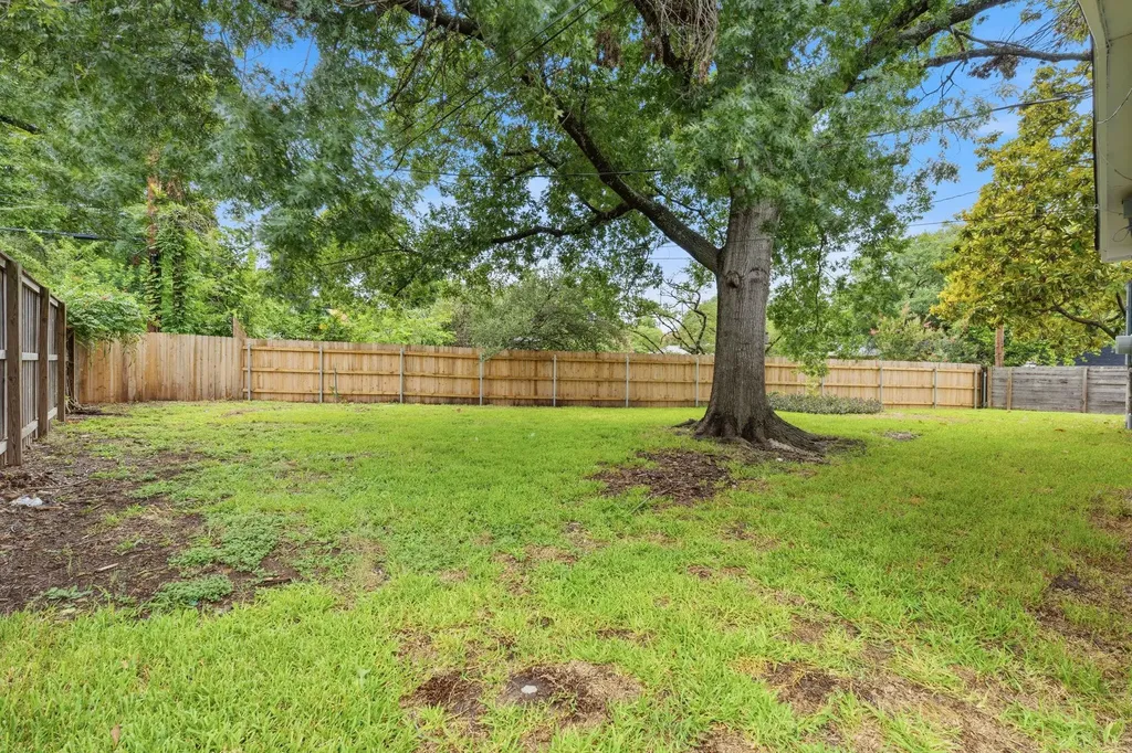 5810 Marilyn Drive Austin TX 78757