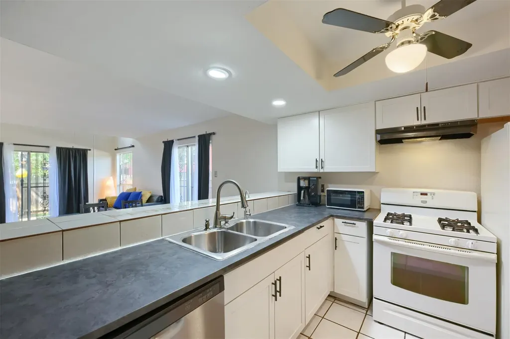 4814 Misty Slope Lane Austin TX 78744