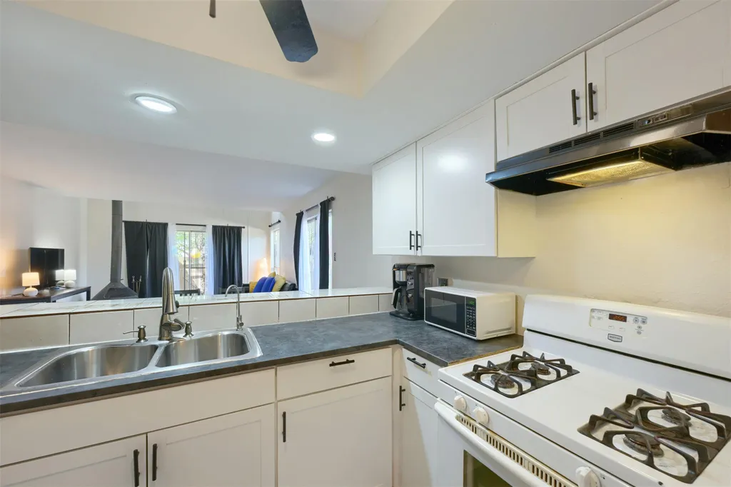 4814 Misty Slope Lane Austin TX 78744