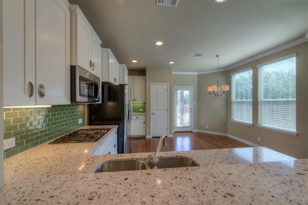 405 S Meadowlark Street Lakeway TX 78734