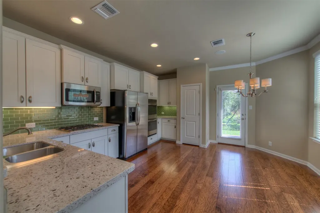 405 S Meadowlark Street Lakeway TX 78734