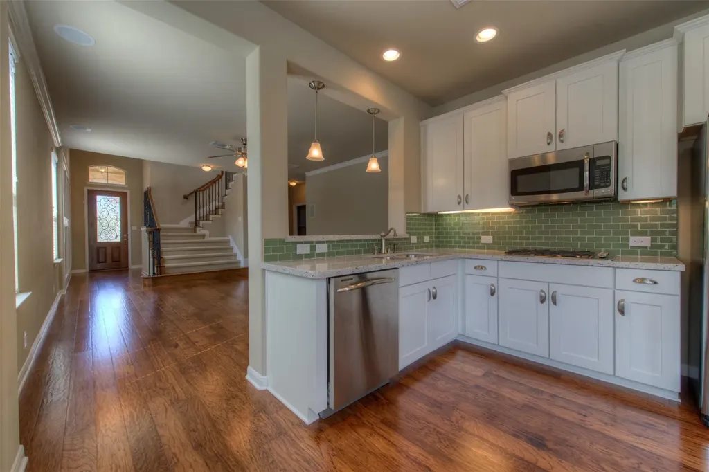 405 S Meadowlark Street Lakeway TX 78734