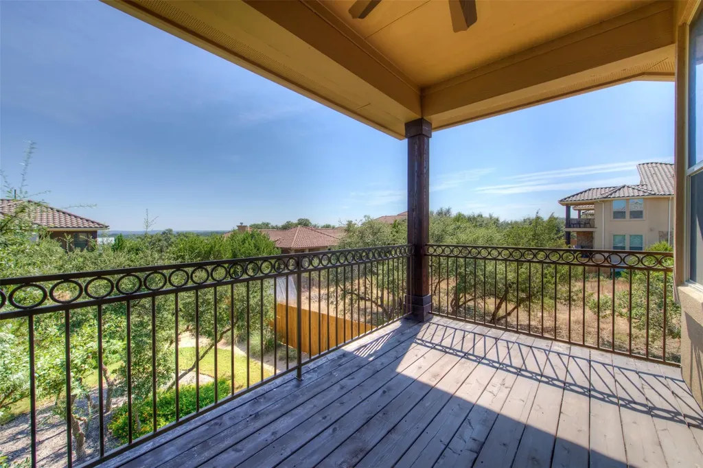 405 S Meadowlark Street Lakeway TX 78734