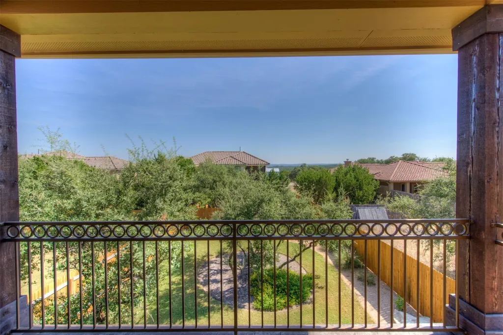 405 S Meadowlark Street Lakeway TX 78734