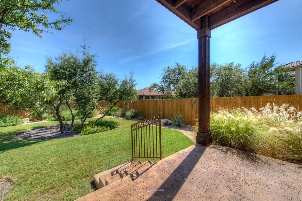 405 S Meadowlark Street Lakeway TX 78734