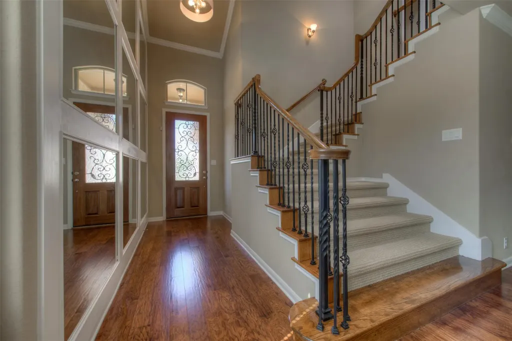 405 S Meadowlark Street Lakeway TX 78734