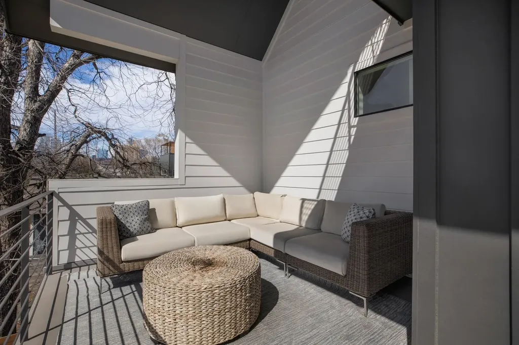 1410 E 3rd Street Austin TX 78702