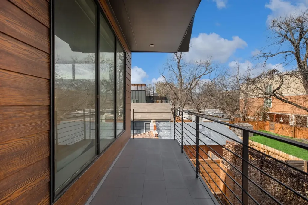 1410 E 3rd Street Austin TX 78702