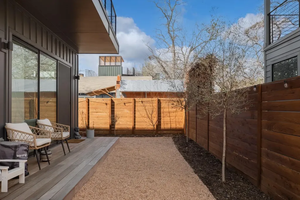 1410 E 3rd Street Austin TX 78702