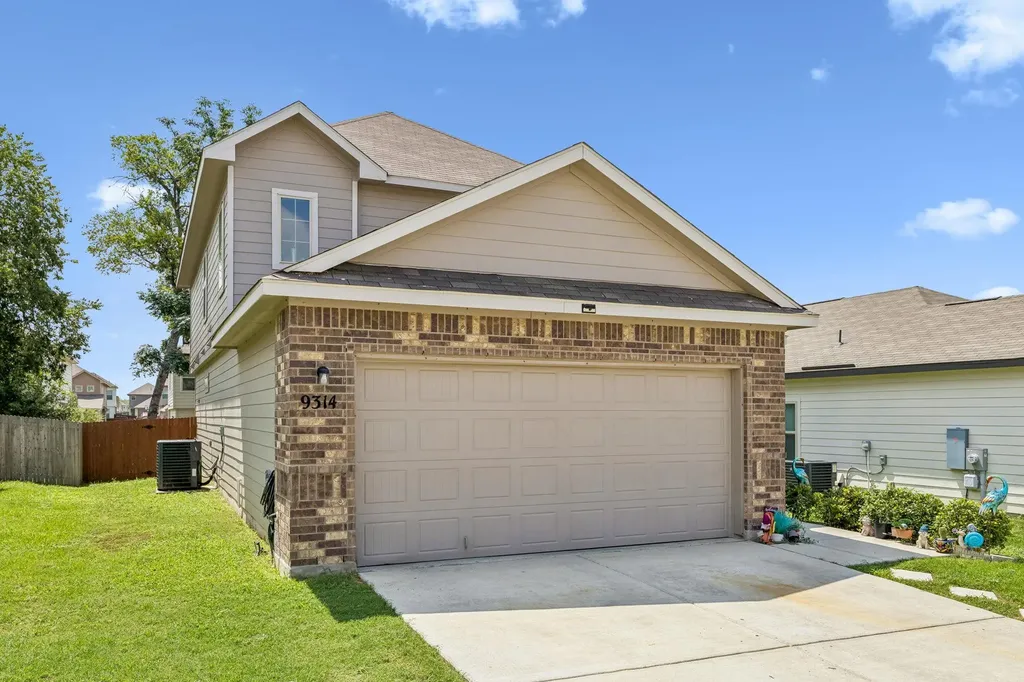 9314 Graze Branch San Antonio TX 78211