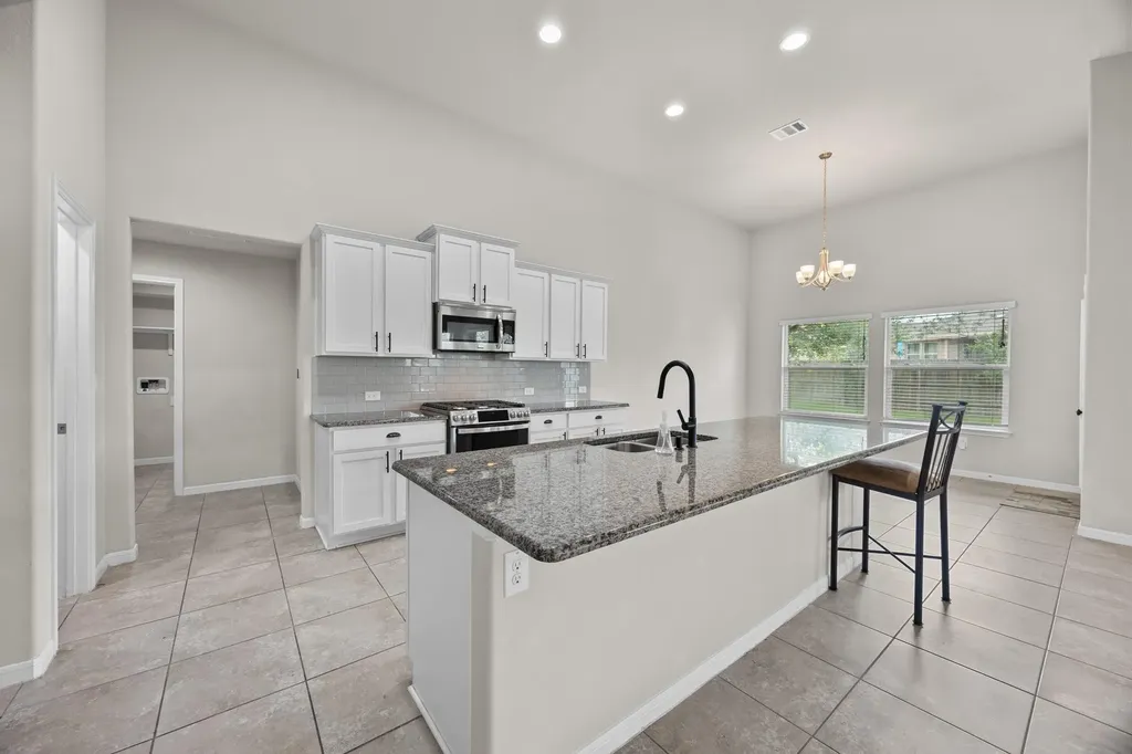 1018 Granbury Cove Round Rock TX 78664