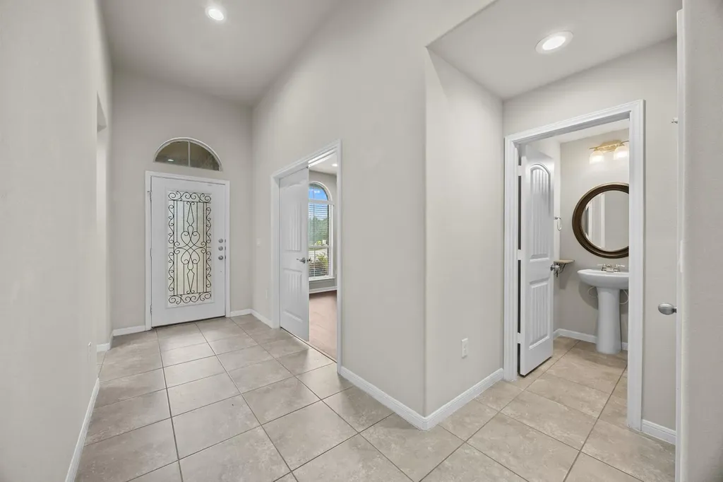 1018 Granbury Cove Round Rock TX 78664
