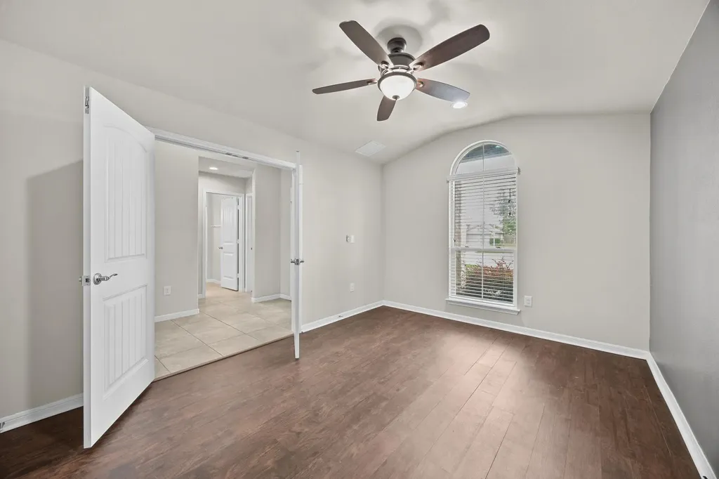 1018 Granbury Cove Round Rock TX 78664