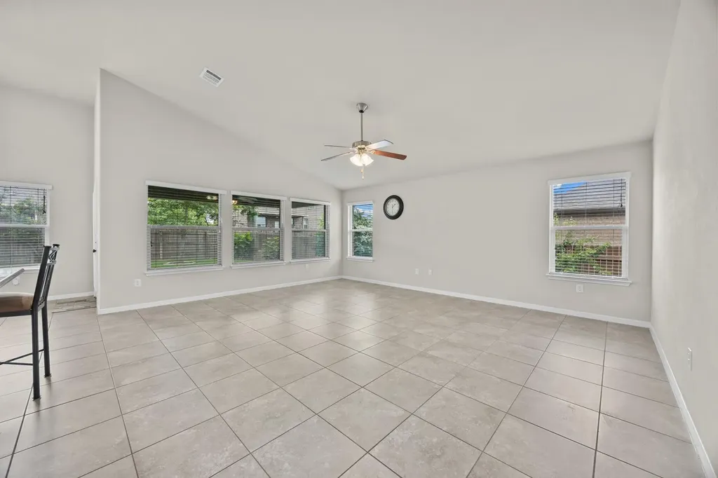 1018 Granbury Cove Round Rock TX 78664