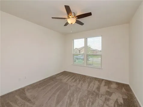119 Everglades Avenue Taylor TX 76574