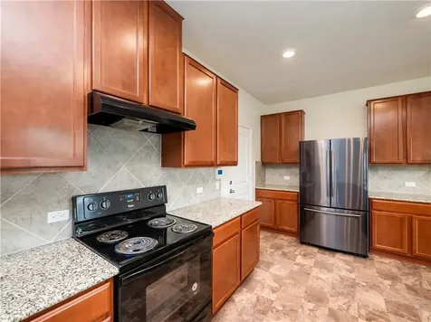 119 Everglades Avenue Taylor TX 76574