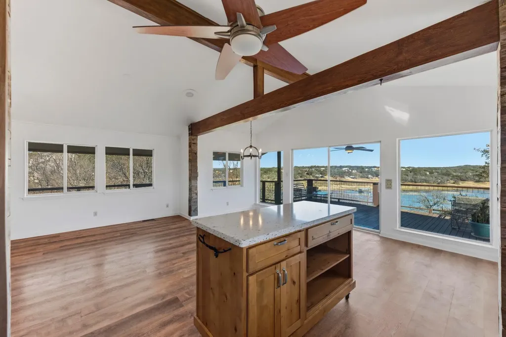 729 Nomad Drive Spicewood TX 78669