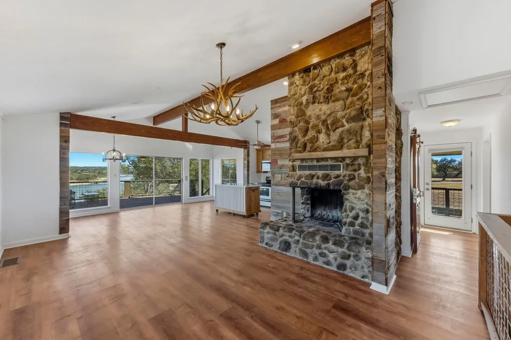 729 Nomad Drive Spicewood TX 78669