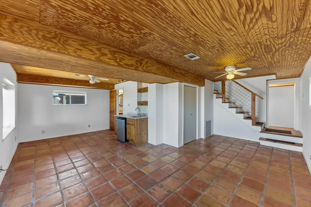 729 Nomad Drive Spicewood TX 78669