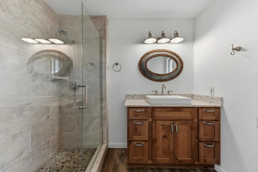 729 Nomad Drive Spicewood TX 78669