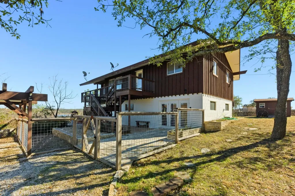 729 Nomad Drive Spicewood TX 78669