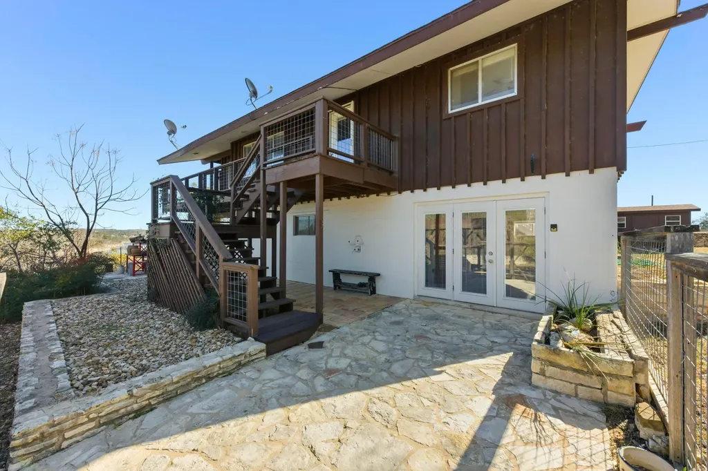 729 Nomad Drive Spicewood TX 78669
