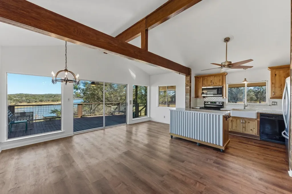729 Nomad Drive Spicewood TX 78669