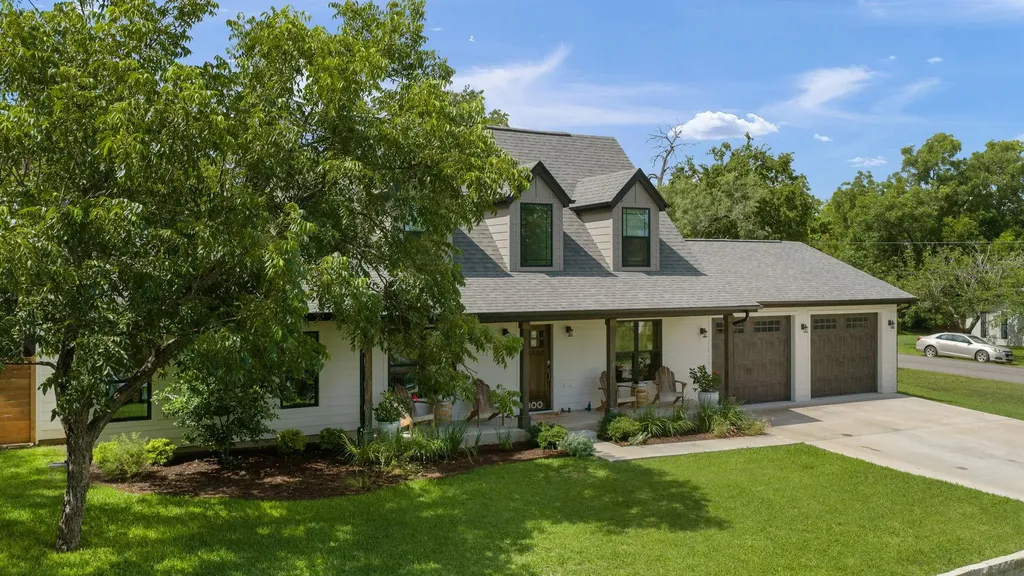 300 E Bluebonnet Lane Johnson City TX 78636