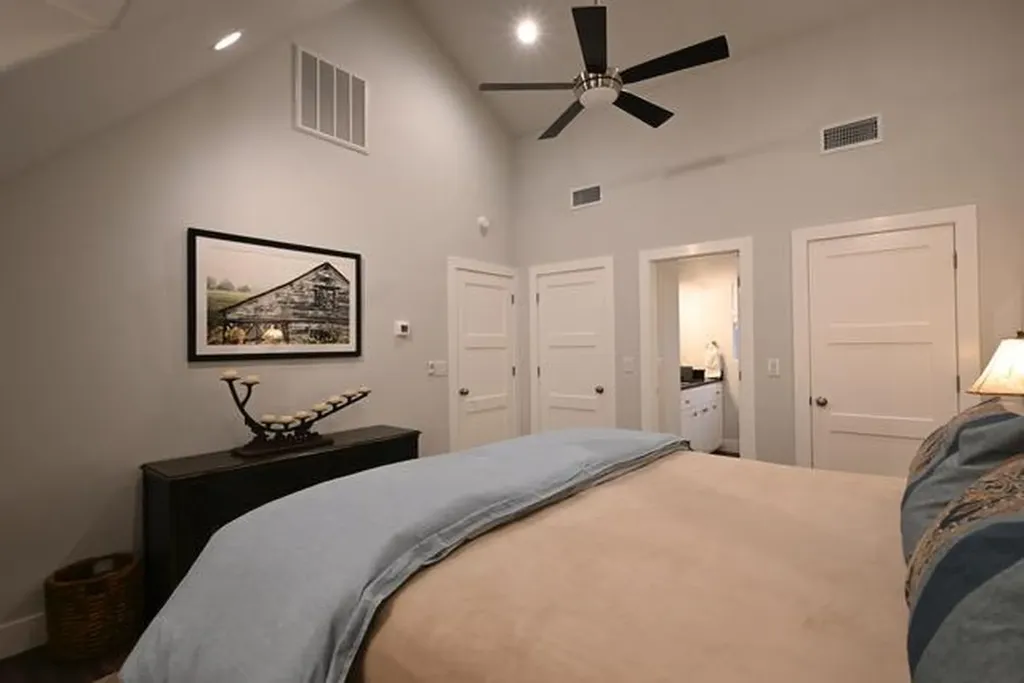 300 E Bluebonnet Lane Johnson City TX 78636
