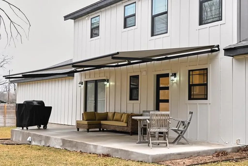 300 E Bluebonnet Lane Johnson City TX 78636