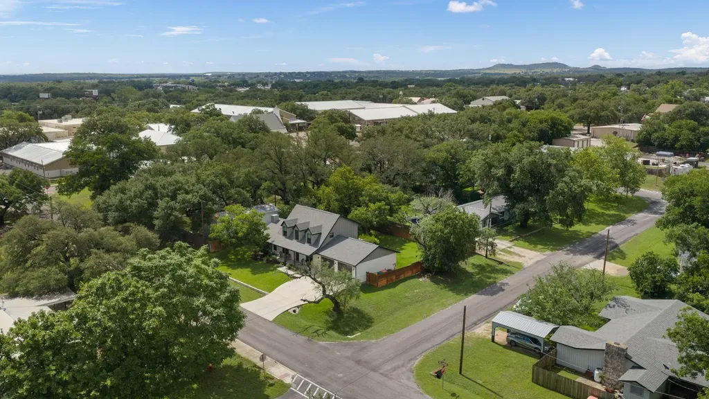 300 E Bluebonnet Lane Johnson City TX 78636