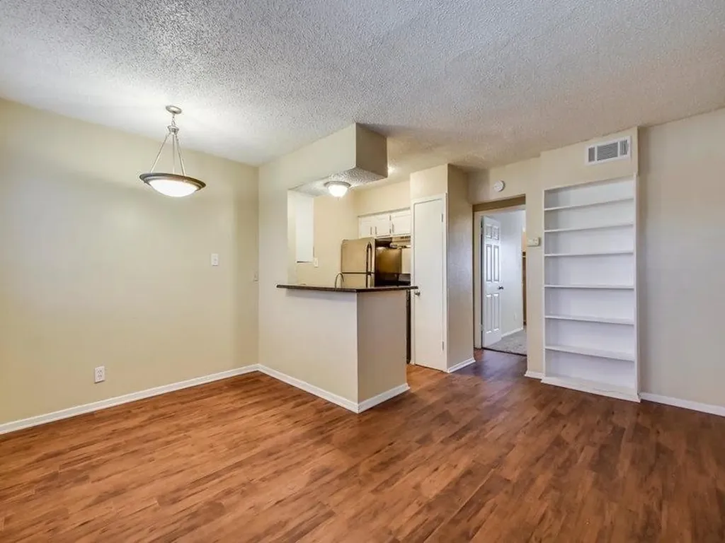 2401 Manor Road Austin TX 78722