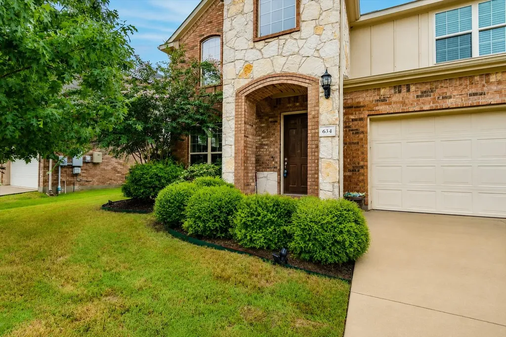 634 Blossom Valley Stream Buda TX 78610