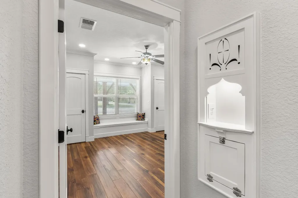 522 S Walnut Avenue Luling TX 78648