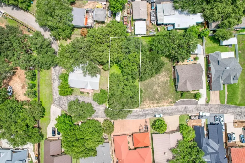 121 Hidden Oaks Drive Kingsland TX 78639