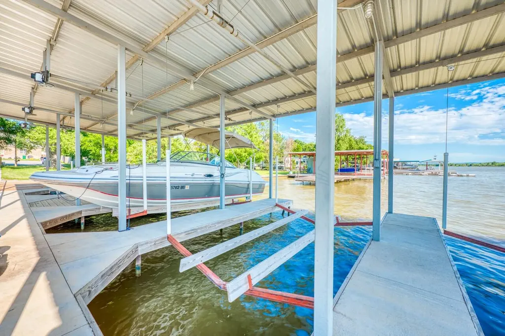 121 Hidden Oaks Drive Kingsland TX 78639