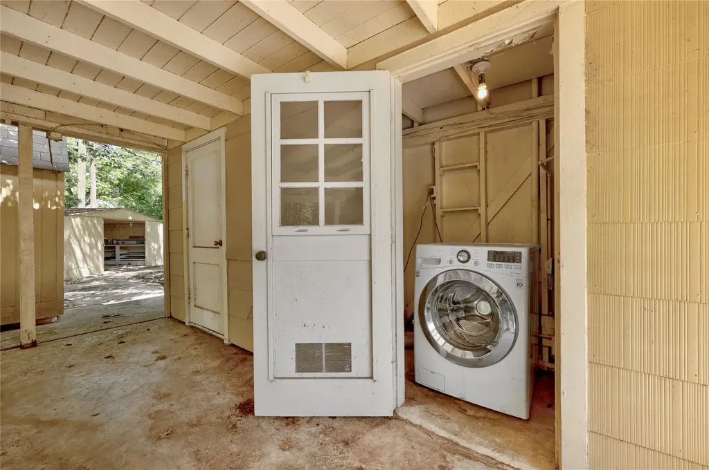 1614 Ashberry Drive Austin TX 78723