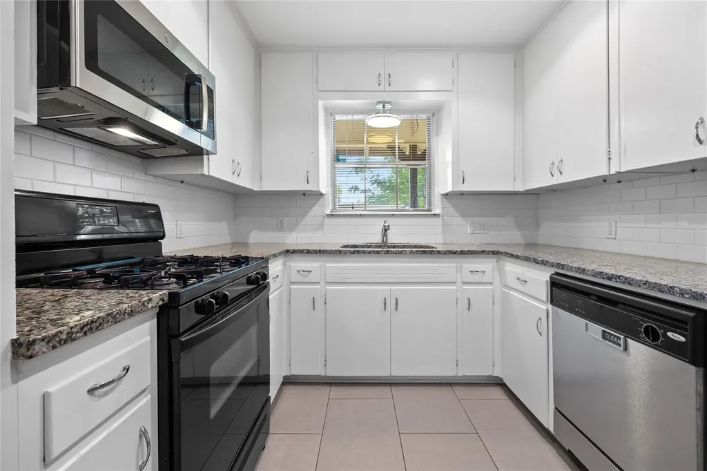 1614 Ashberry Drive Austin TX 78723