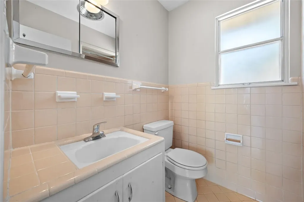 1614 Ashberry Drive Austin TX 78723