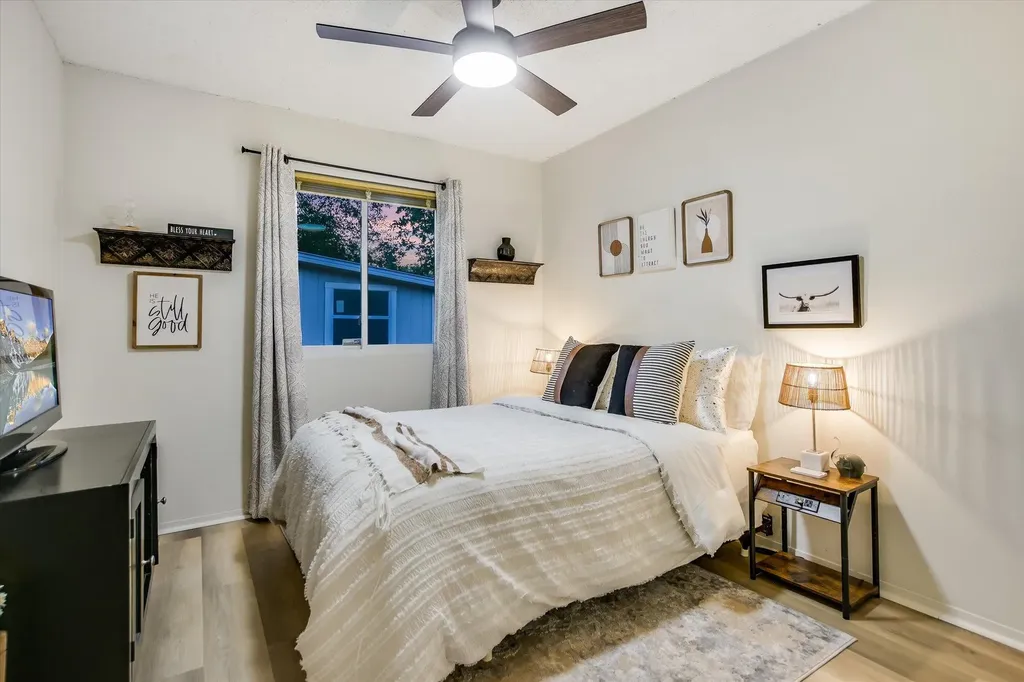 6906 Moonmont Drive Austin TX 78745