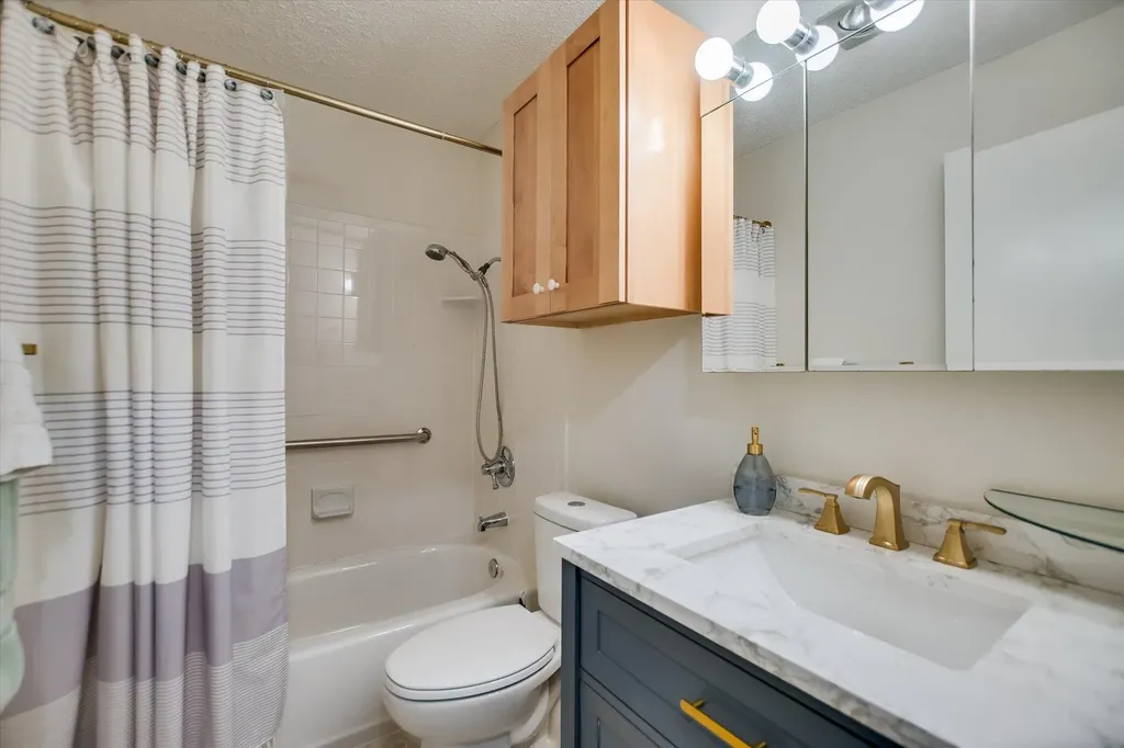 6906 Moonmont Drive Austin TX 78745