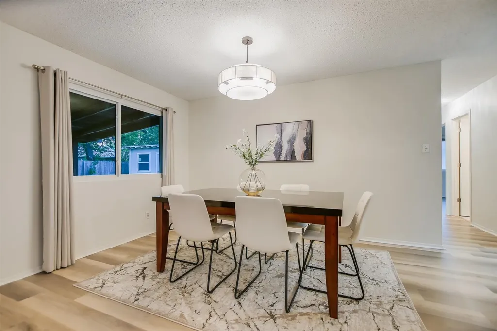 6906 Moonmont Drive Austin TX 78745