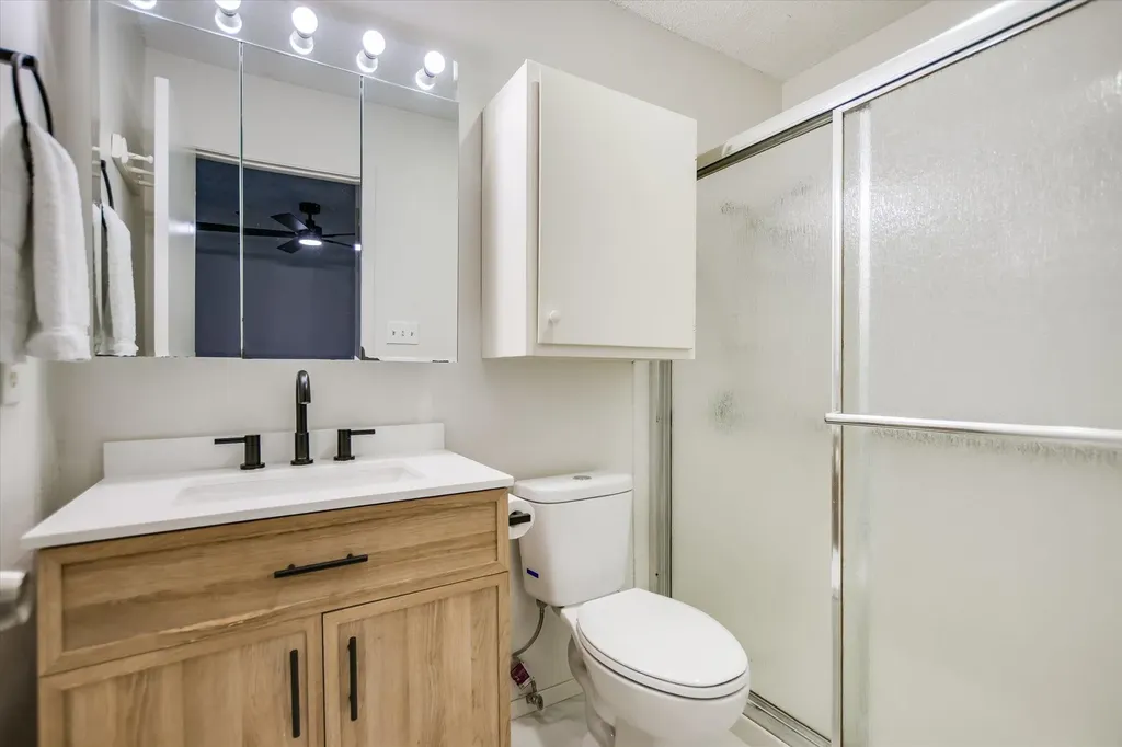6906 Moonmont Drive Austin TX 78745
