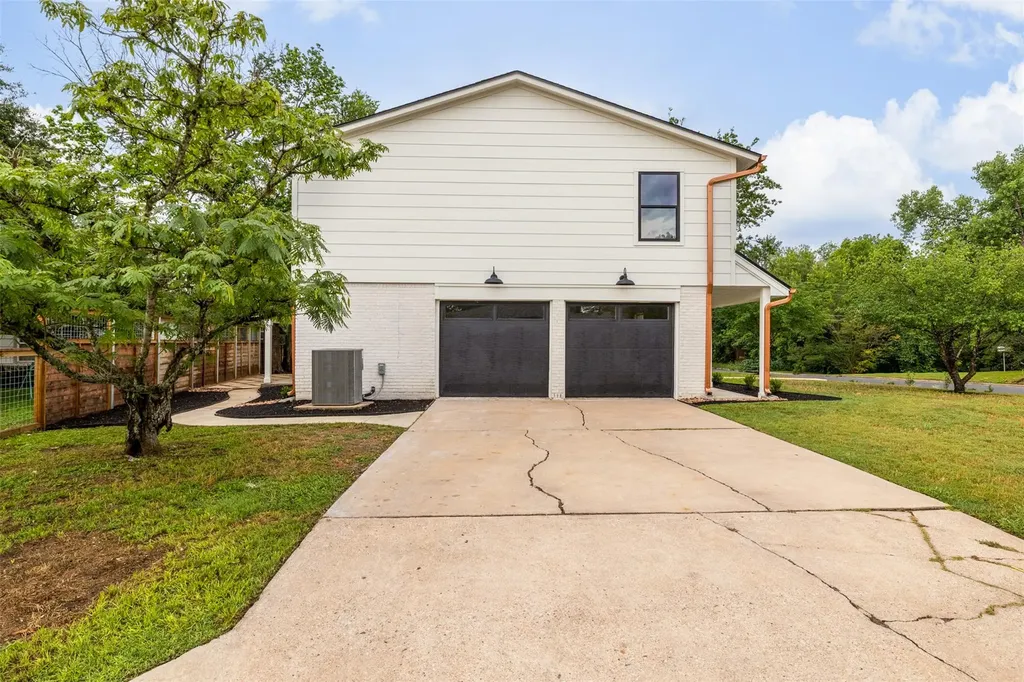 6905 N Creighton Lane Austin TX 78723