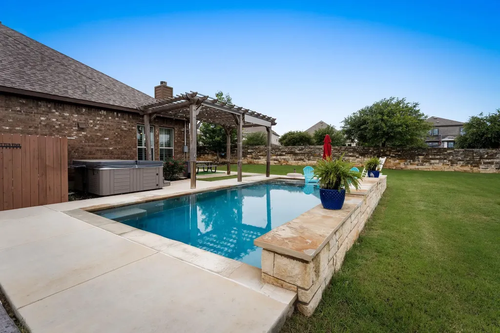 140 Waterloo Cove Georgetown TX 78628